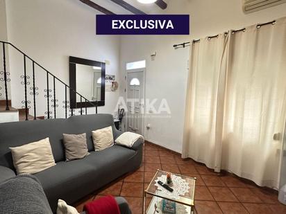 Sala d'estar de Casa o xalet en venda en Ontinyent amb Aire condicionat, Calefacció i Balcó