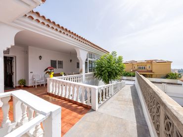 Chalet con balcón en venta en MIGUEL DE CERVANTES
