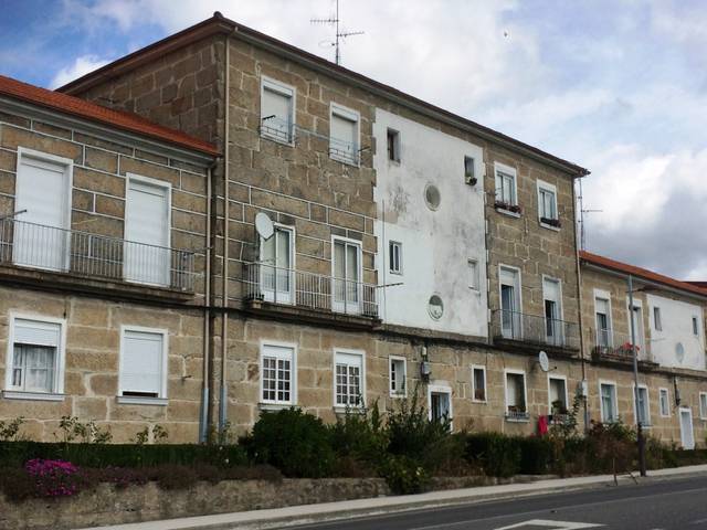 Piso en Venta en Avenida de Compostela en O Carballiño