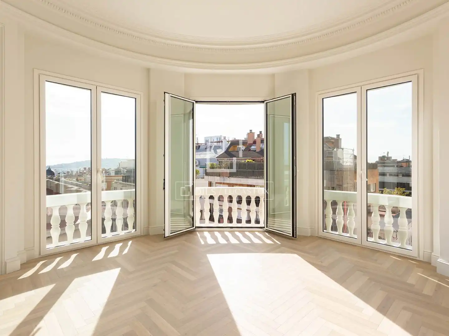 Bedroom of Attic for sale in Barcelona  with Air Conditioner, Heating and Parquet flooring