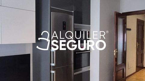 Foto 4 de Piso de alquiler en Carlos V, La Calzada, Gijón