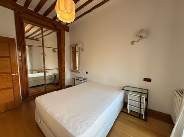 Flat with balcony to rent in Calle de Silva