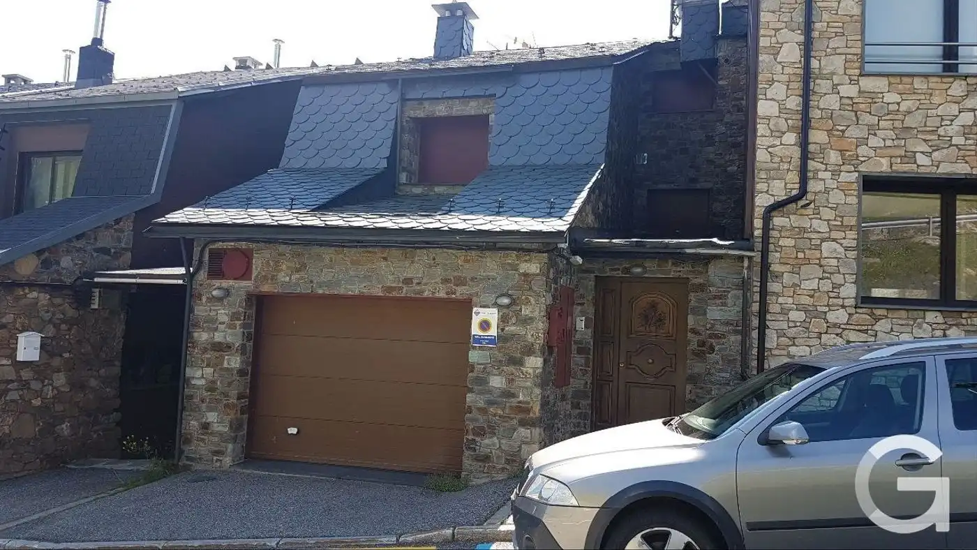 Vista exterior de Casa adosada en venta en Encamp con Amueblado