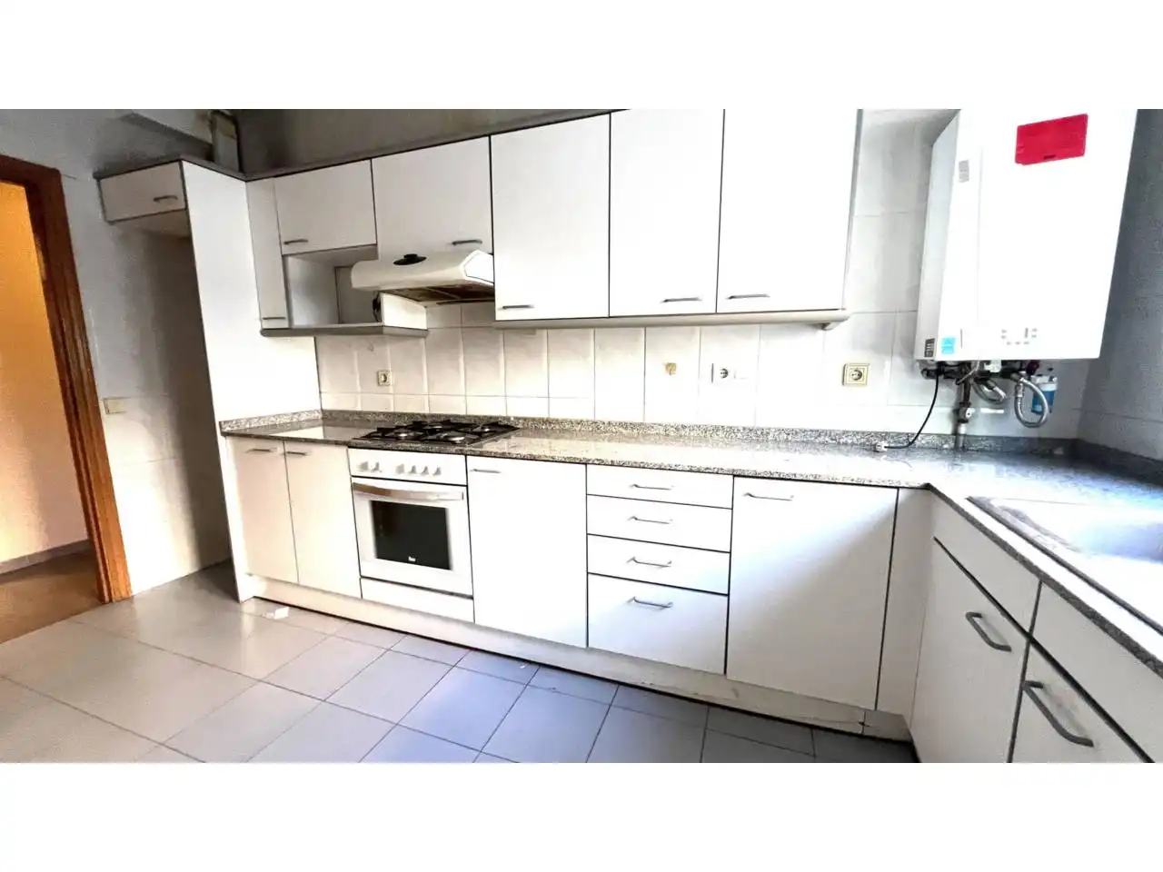 Kitchen of Flat for sale in Figueres  with Heating, Terrace and Community pool