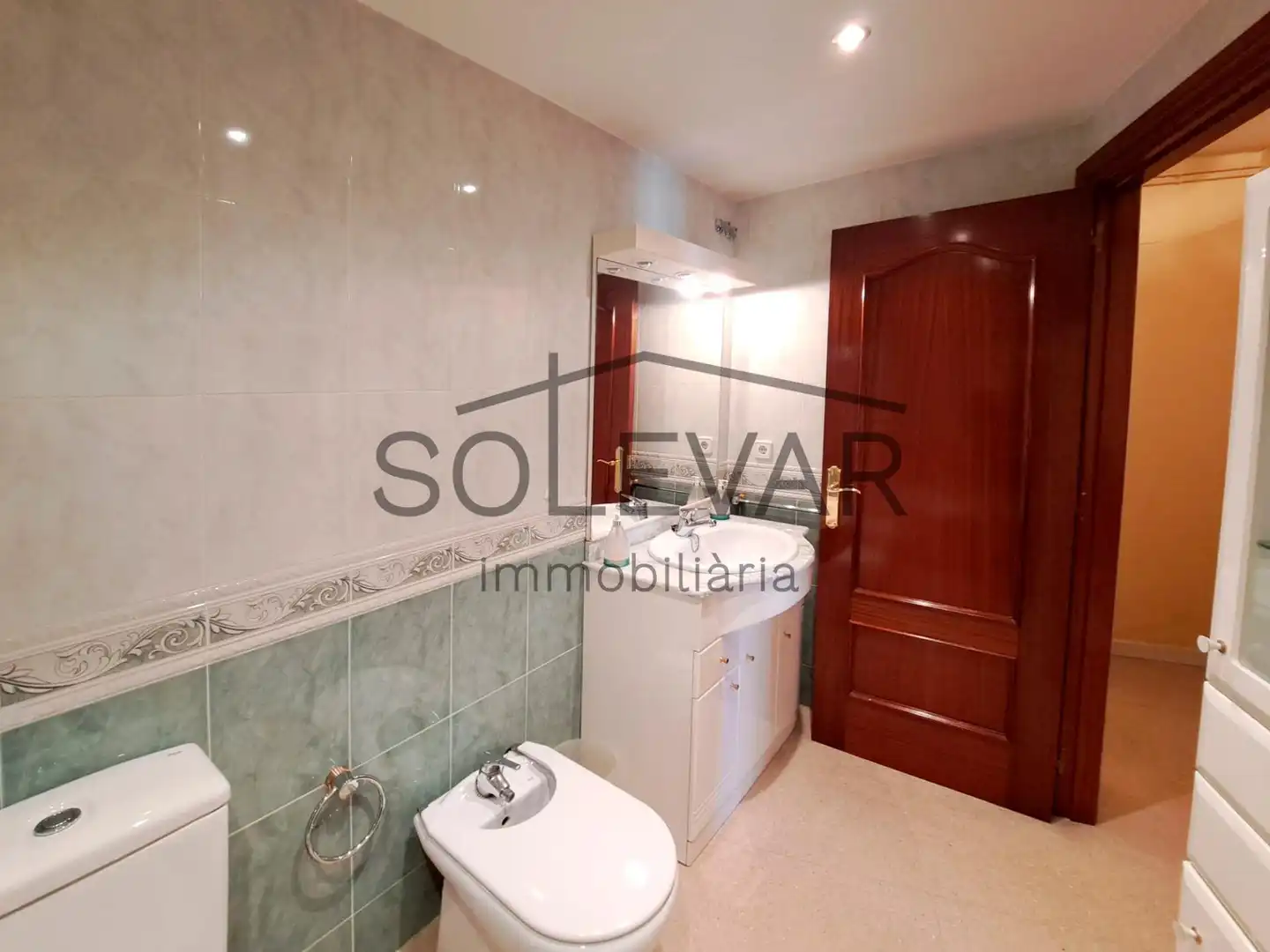 Bathroom of Flat for sale in Tremp  with Air Conditioner, Heating and Balcony