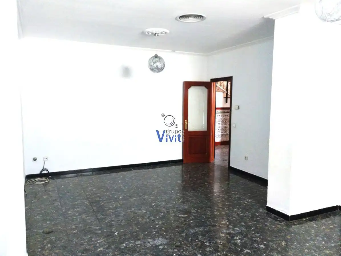 Sala d'estar de Casa o xalet en venda en Alcalá de Guadaira amb Aire condicionat, Traster i Balcó