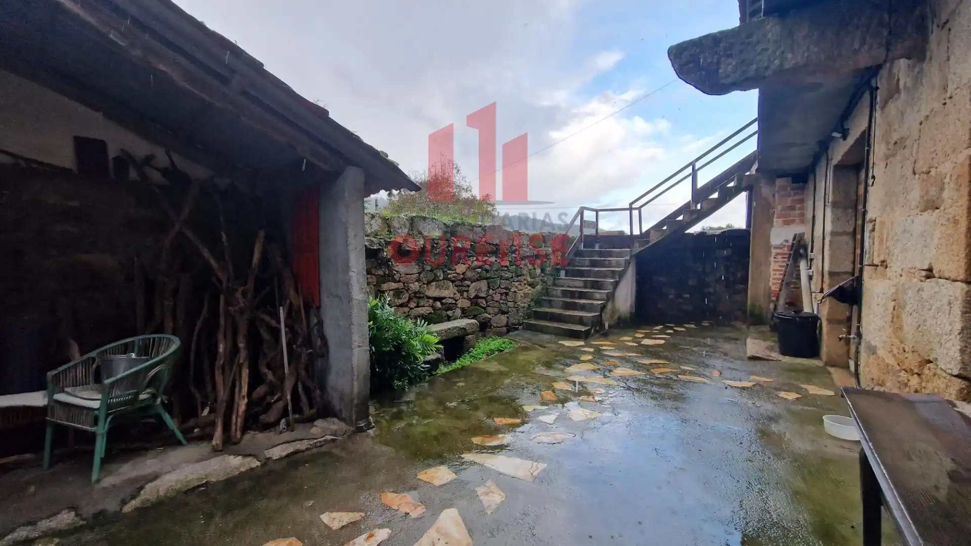 Exterior view of Houses for sale in Toén  with Balcony