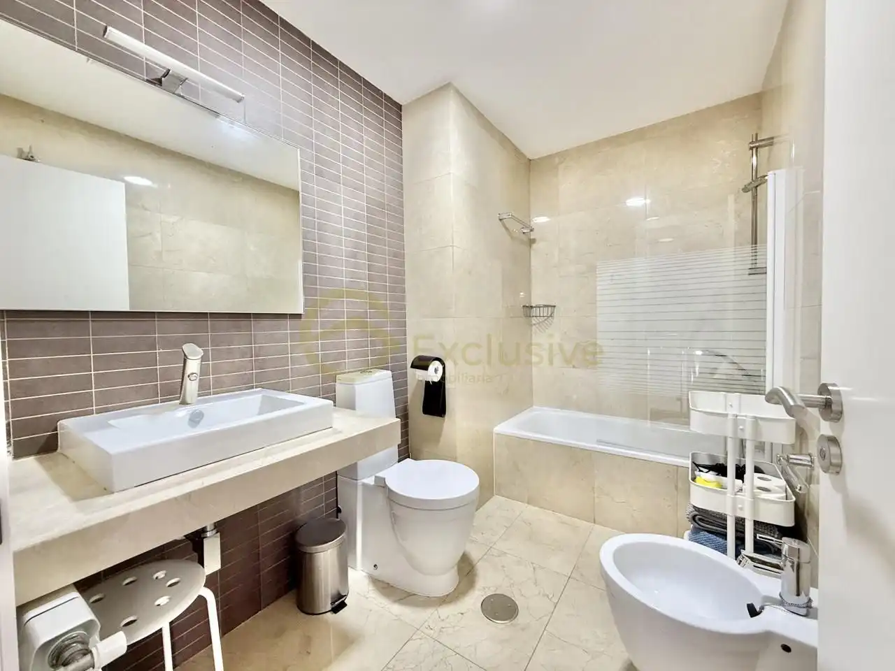 Baño de Casa o chalet en venta en Avilés con Calefacción, Parquet y Trastero
