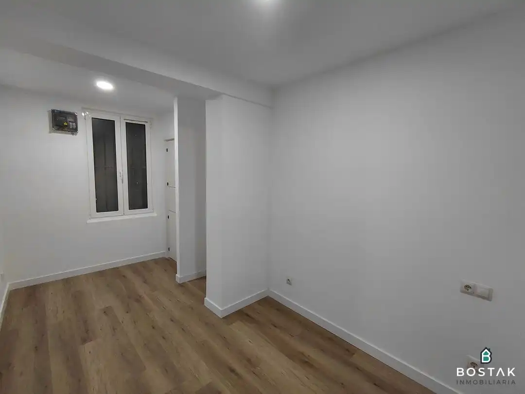 Bedroom of Flat for sale in Bilbao   with Heating and Balcony