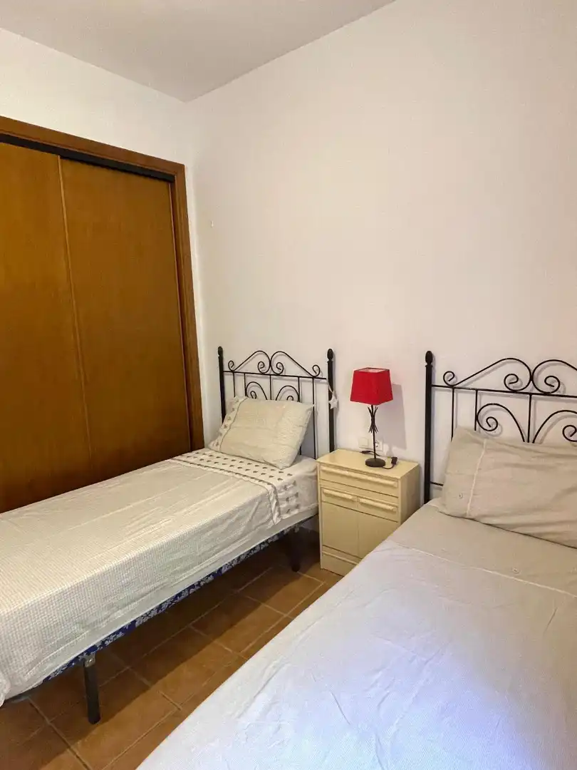 Dormitori de Casa o xalet en venda en Torrox amb Jardí privat, Piscina i Moblat