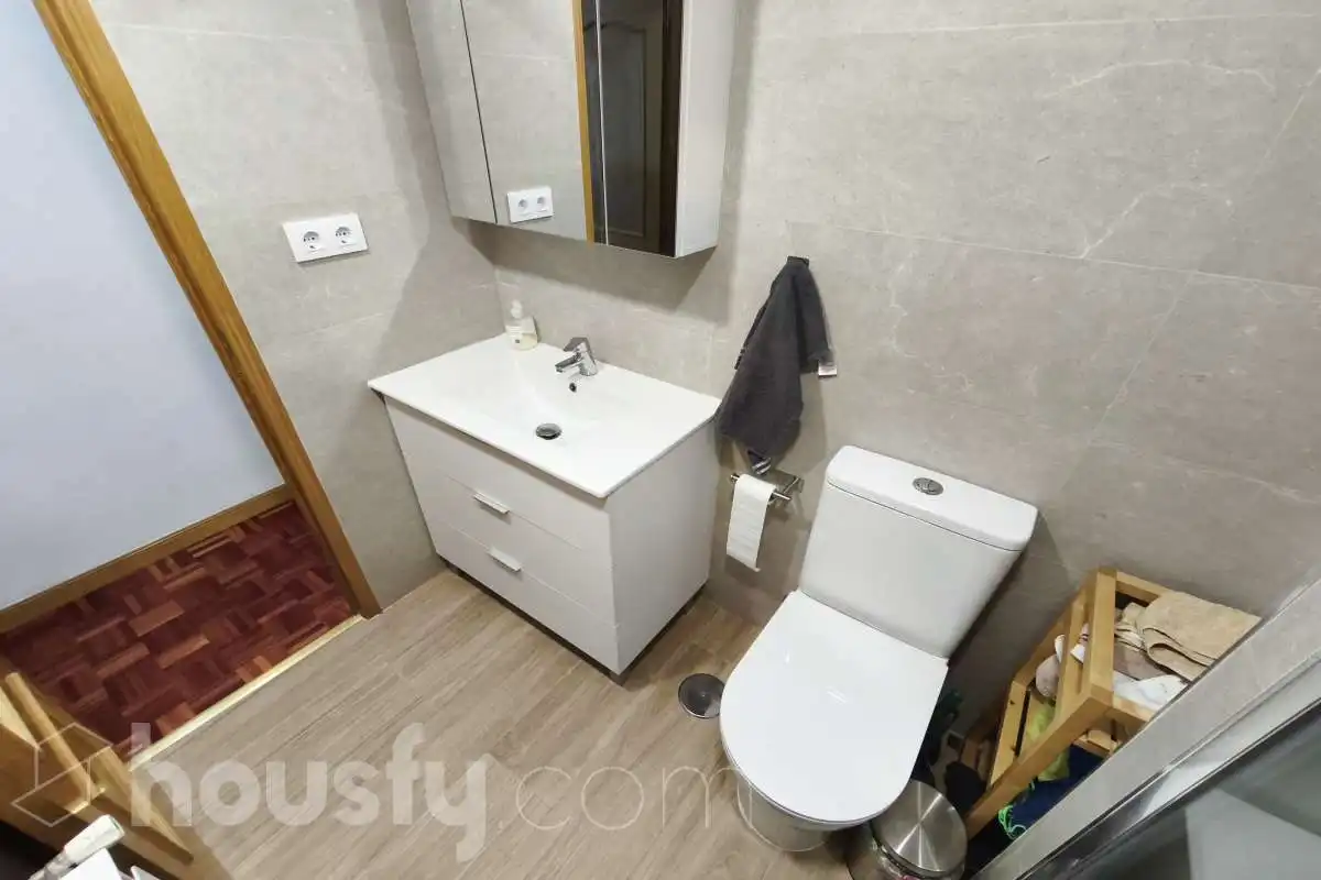 Baño de Piso de alquiler en Getafe con Aire acondicionado, Calefacción y Parquet