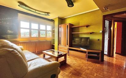 Sala d'estar de Pis en venda en Bilbao  amb Calefacció, Parquet i Traster