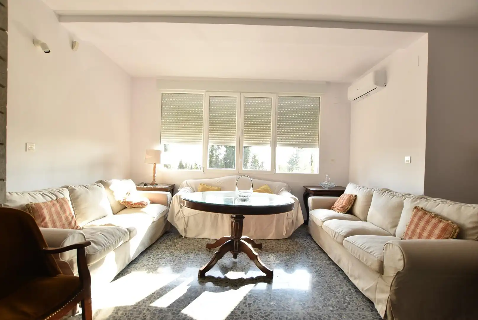 Sala d'estar de Casa o xalet de lloguer en Granada amb Aire condicionat, Terrassa i Piscina
