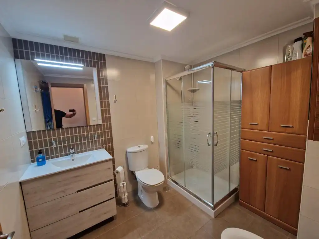 Bany de Apartament en venda en Boiro amb Calefacció, Parquet i Terrassa