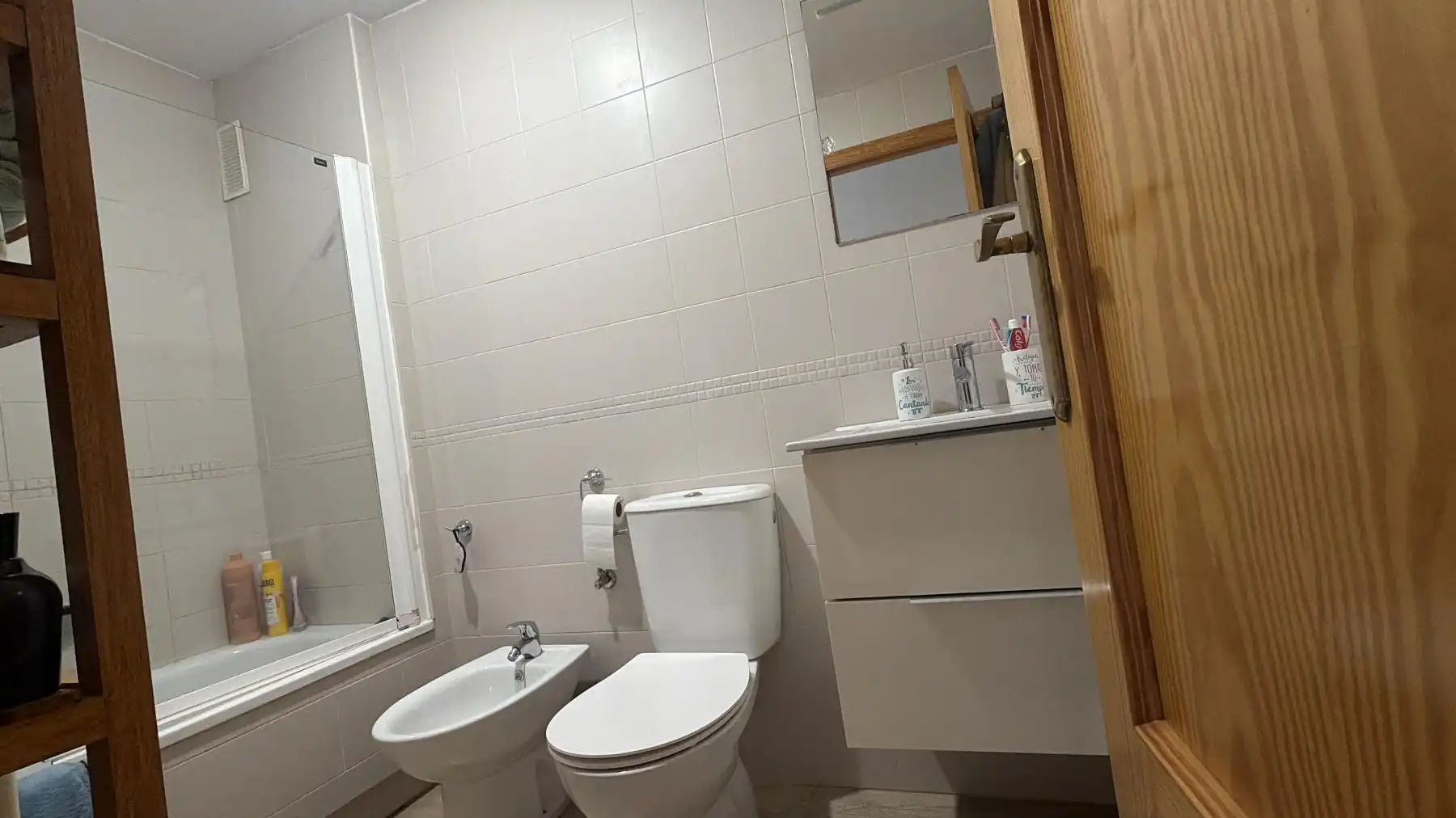Bany de Apartament de lloguer en Cartagena amb Aire condicionat i Balcó