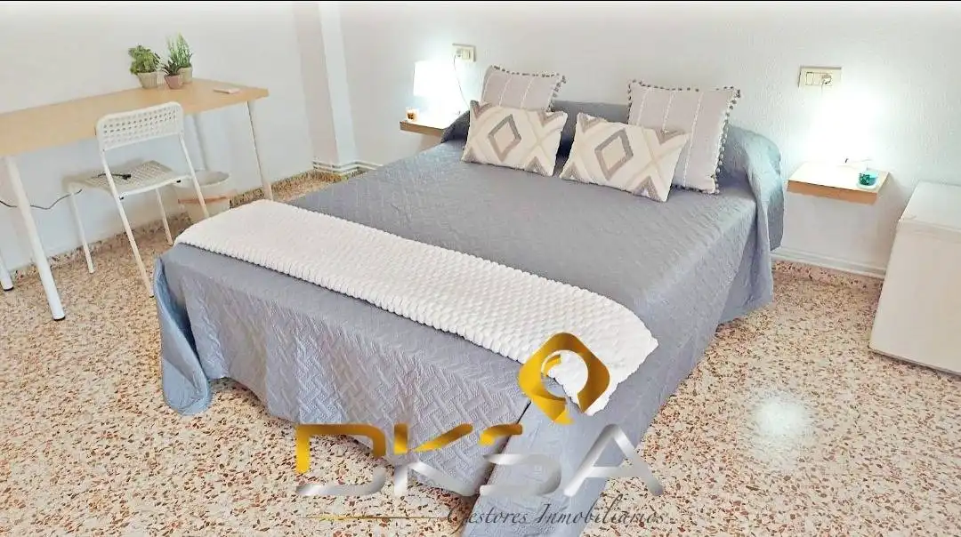 Dormitori de Pis en venda en Vila-real amb Calefacció, Traster i Moblat