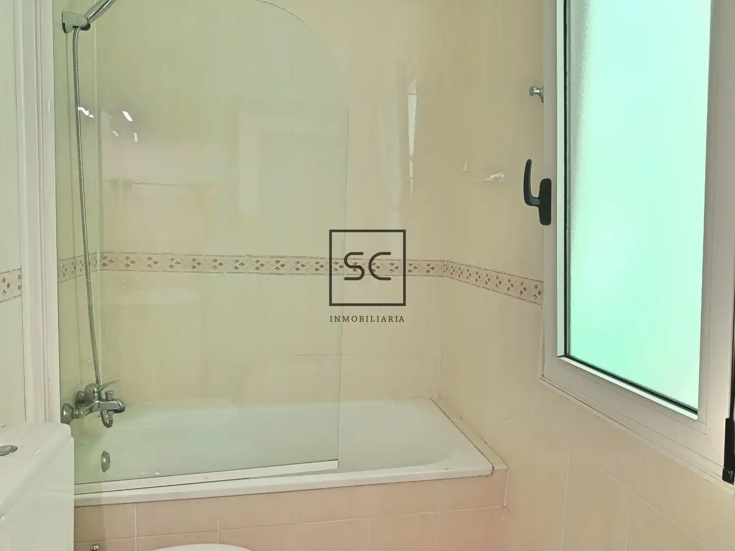 Baño de Piso en venta en Ferrol con Calefacción, Terraza y Amueblado