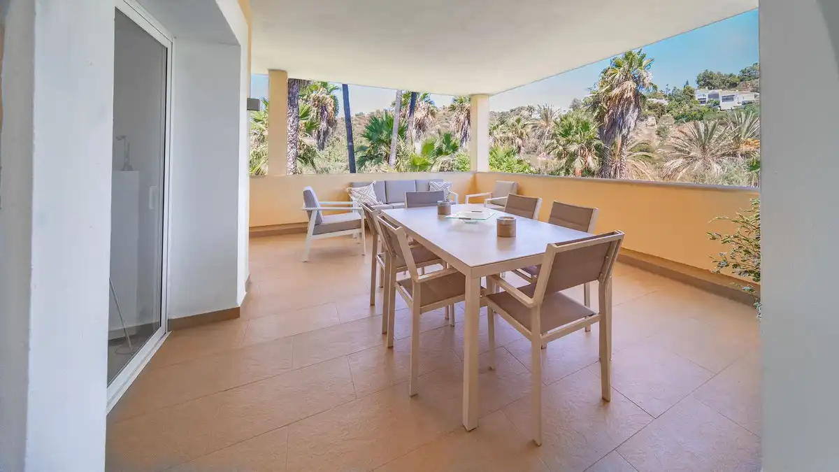 Apartamento con piscina en venta en La Quinta, imagen 9