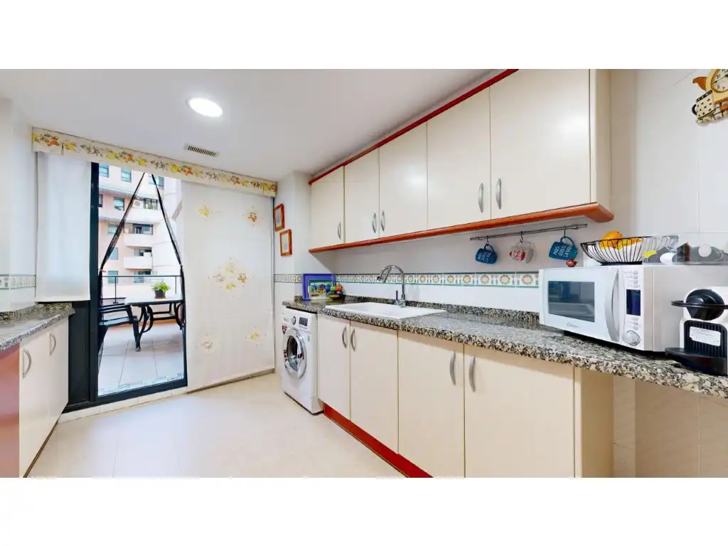 Kitchen of Flat for sale in Valencia  with Air Conditioner, Terrace and Community pool