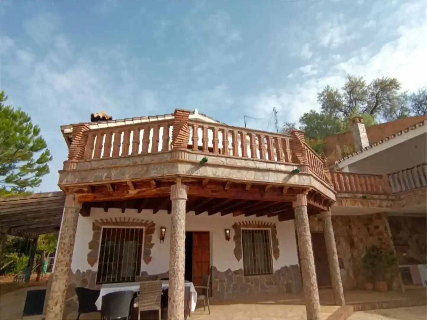 Vista exterior de Casa o chalet de alquiler en Guaro, Málaga