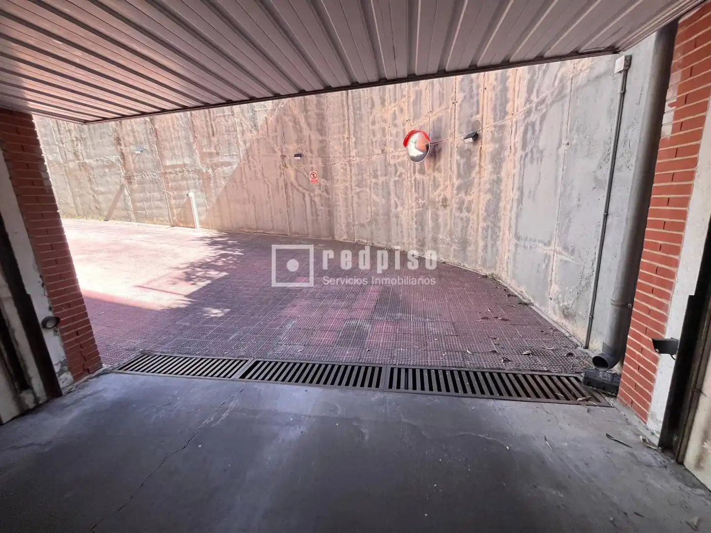 Parking of Flat for sale in Madrid  with Air Conditioner, Heating and Private garden