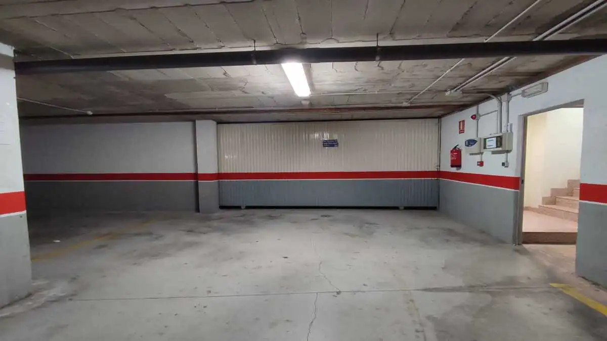 Parkplatz von Büro zum Verkauf in Blanca