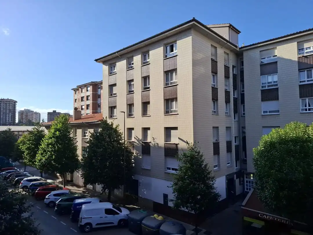 Vista exterior de Pis en venda en Llano