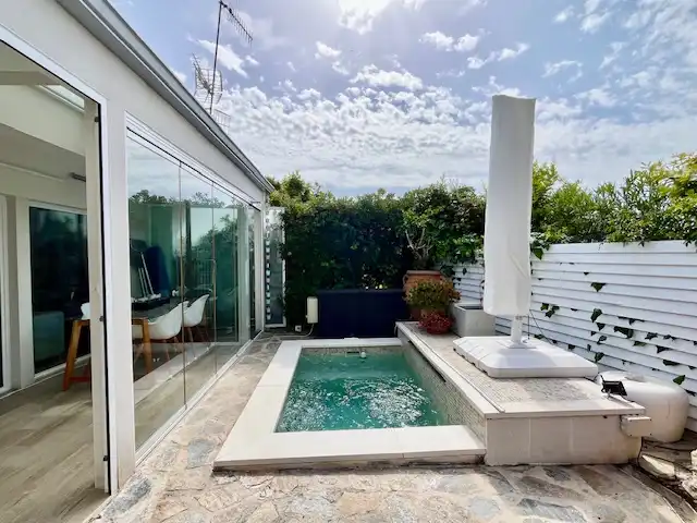 Piscina de Casa adosada en venta en Sant Pere de Ribes con Aire acondicionado, Calefacción y Terraza