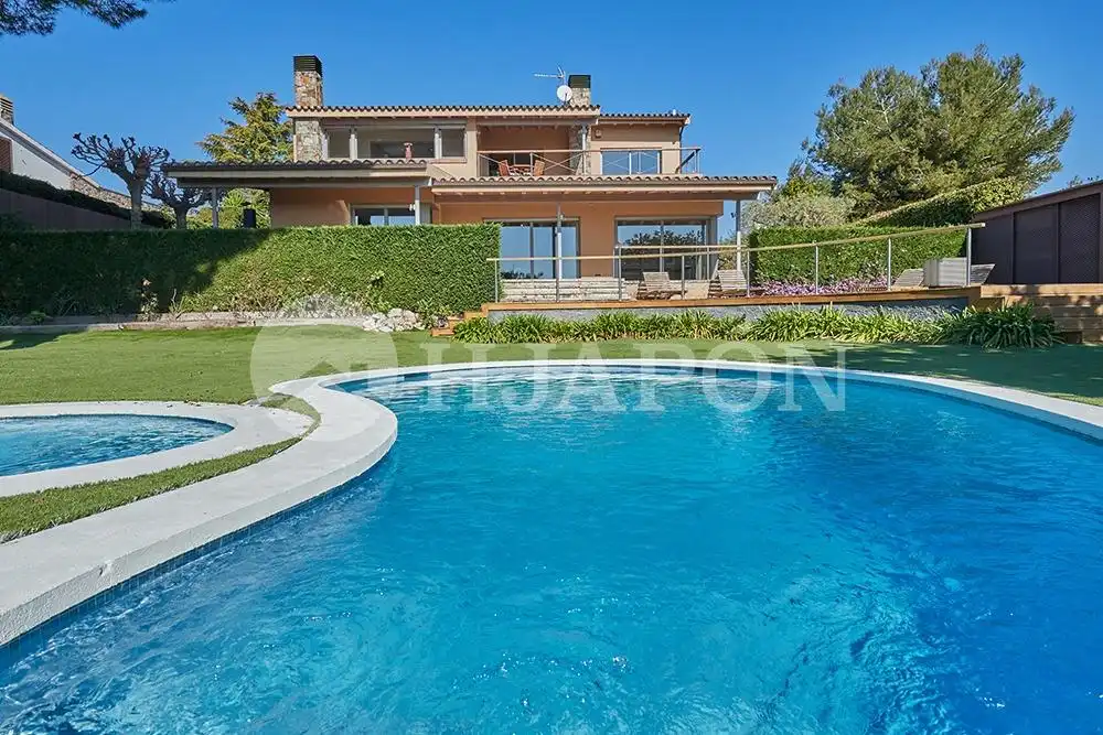 Jardín de Casa o chalet en venta en Alella con Aire acondicionado, Calefacción y Jardín privado
