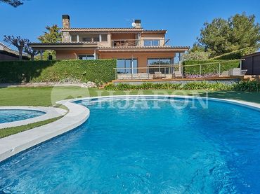 Casa con piscina in vendita a Alella
