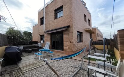 Garden of Single-family semi-detached for sale in Parets del Vallès  with Air Conditioner, Terrace and Balcony