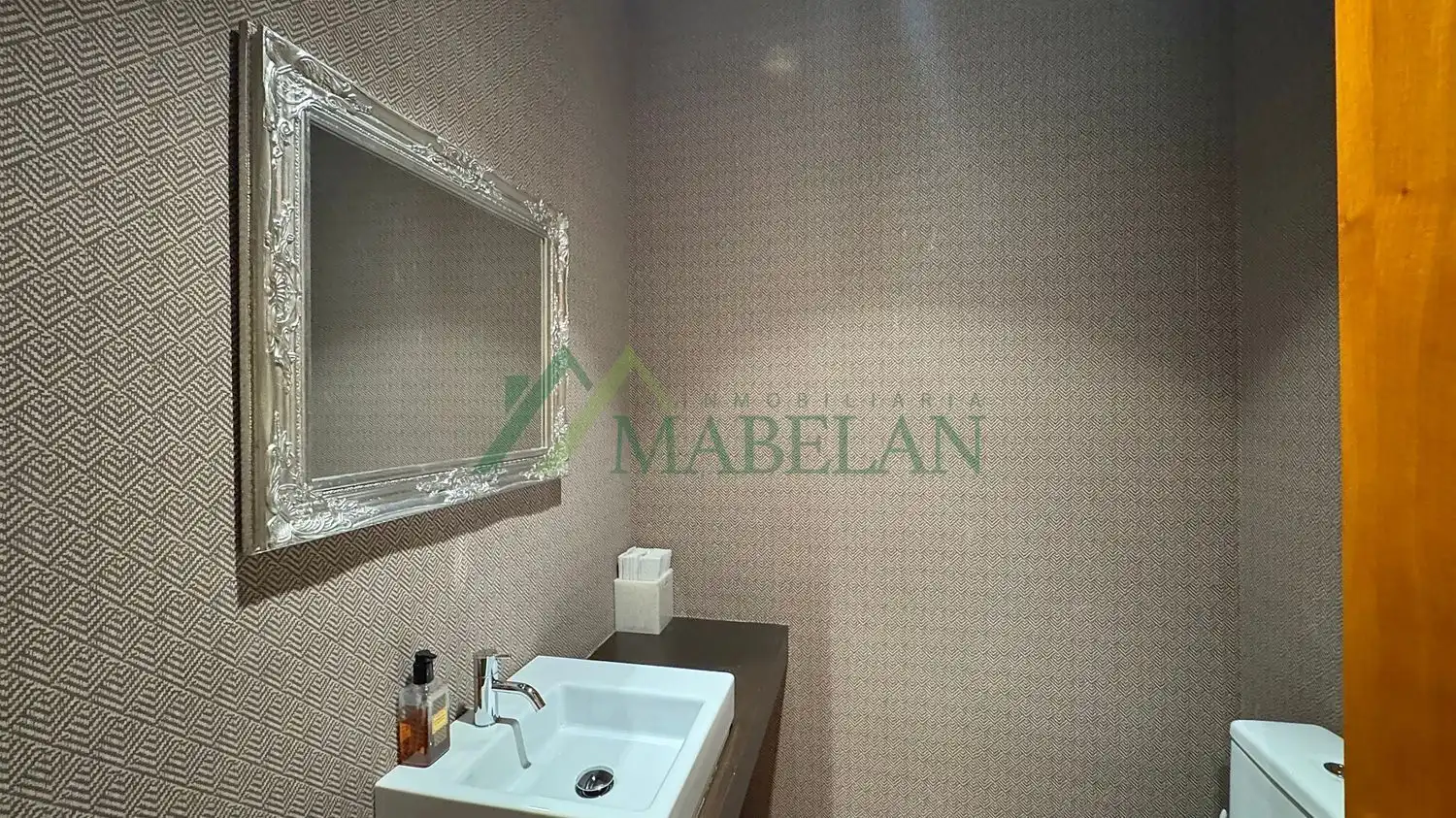 Baño de Oficina de alquiler en Madrid con Calefacción