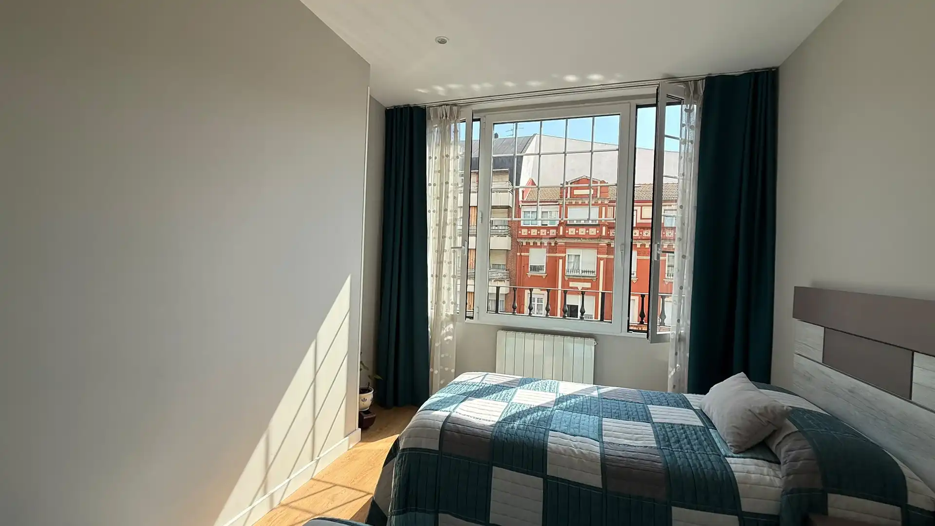 Habitación de Piso en venta en Bilbao  con Calefacción y Balcón