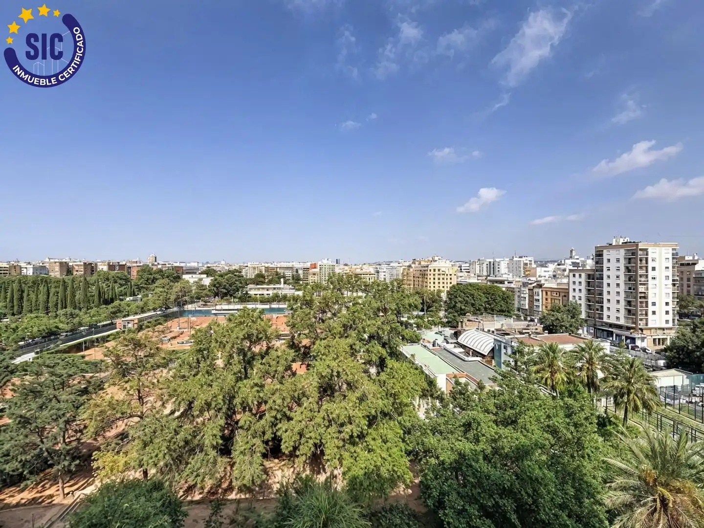 Vista exterior de Pis en venda en Valencia amb Aire condicionat, Terrassa i Balcó