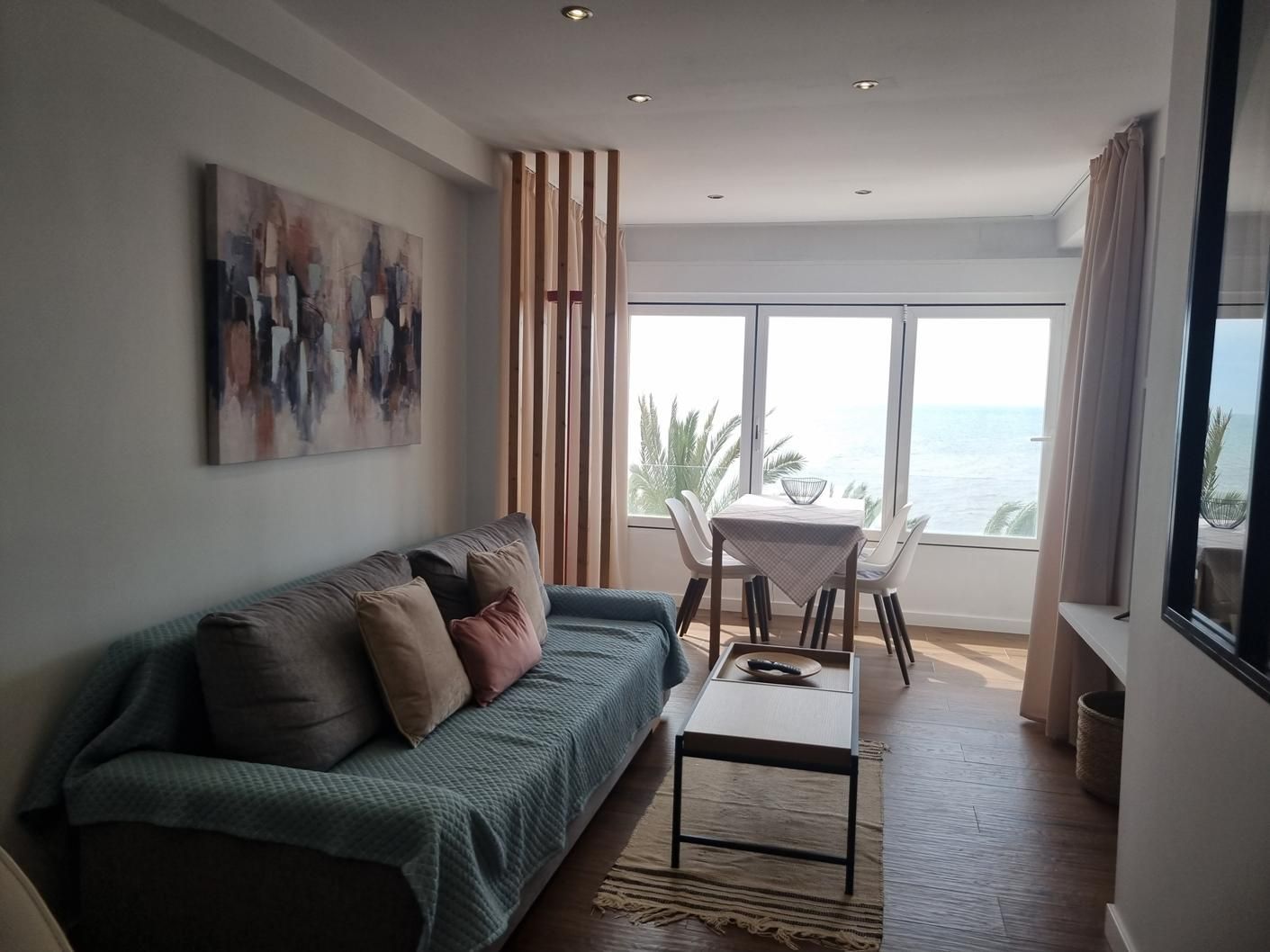 Sala d'estar de Estudi de lloguer en Algarrobo amb Aire condicionat, Calefacció i Terrassa