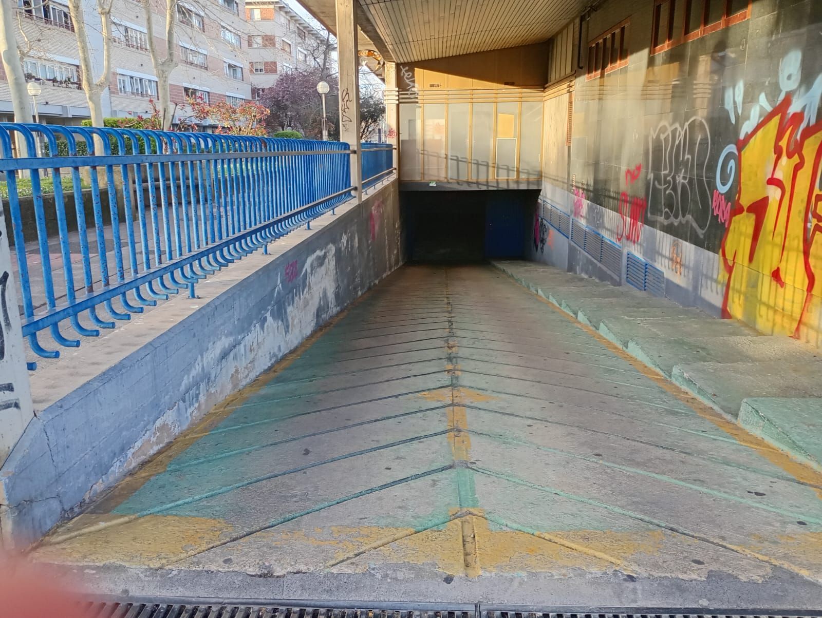 Exterior view of Garage for sale in Vitoria - Gasteiz