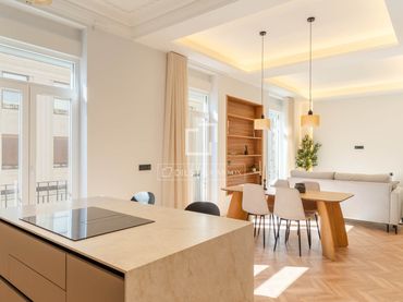 Piso con ascensor en venta en L'Eixample