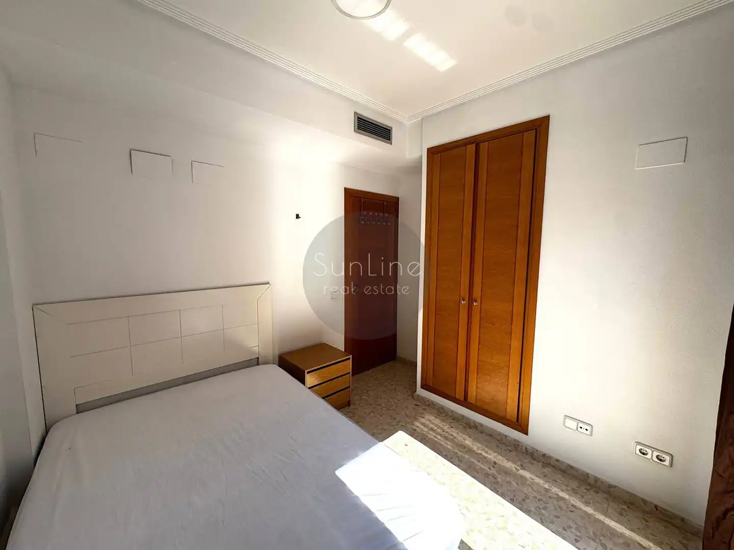 Schlafzimmer von Einfamilien-Reihenhaus zur Miete in Moncada mit Klimaanlage, Privatgarten und Terrasse
