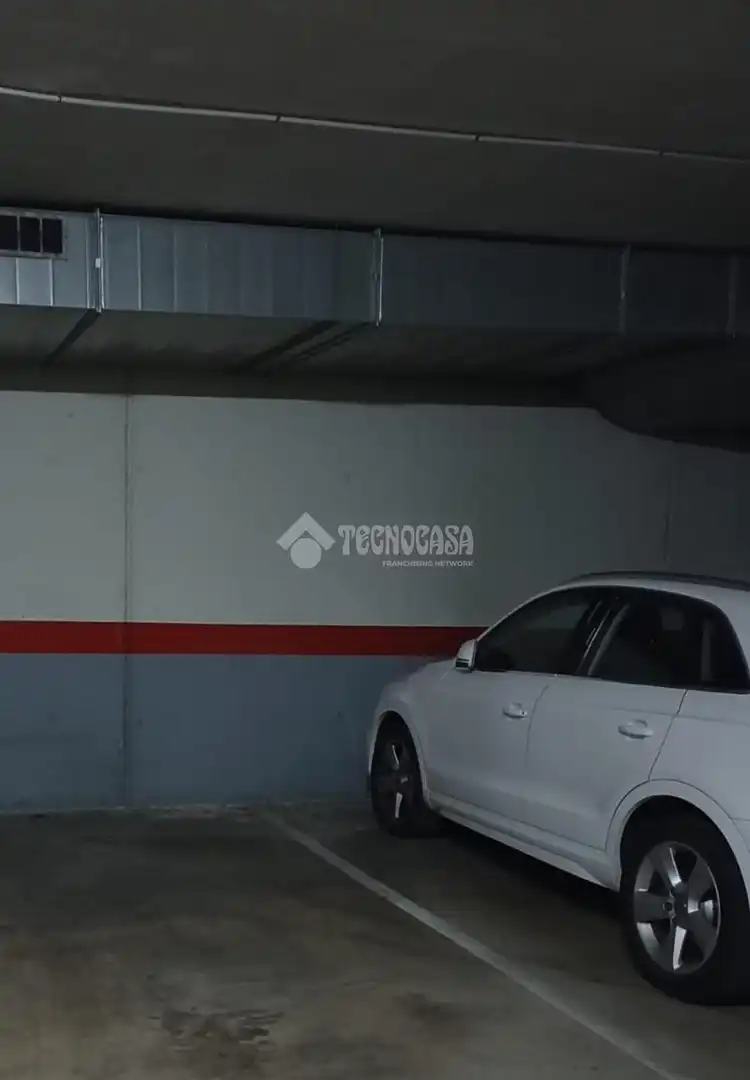 Parking de Piso en venta en Sabadell con Aire acondicionado, Calefacción y Balcón