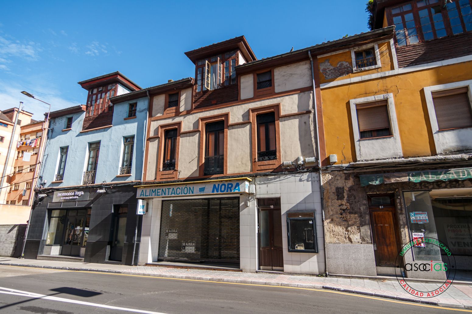 Vista exterior de Piso en venta en Langreo con Calefacción