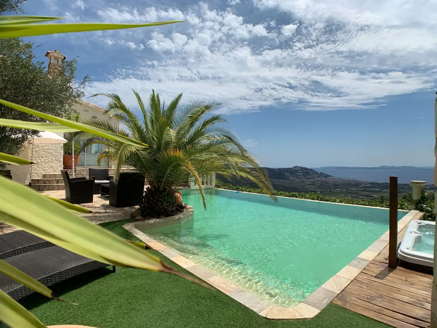 Piscina de Casa o xalet en venda en Roses amb Calefacció i Jardí privat
