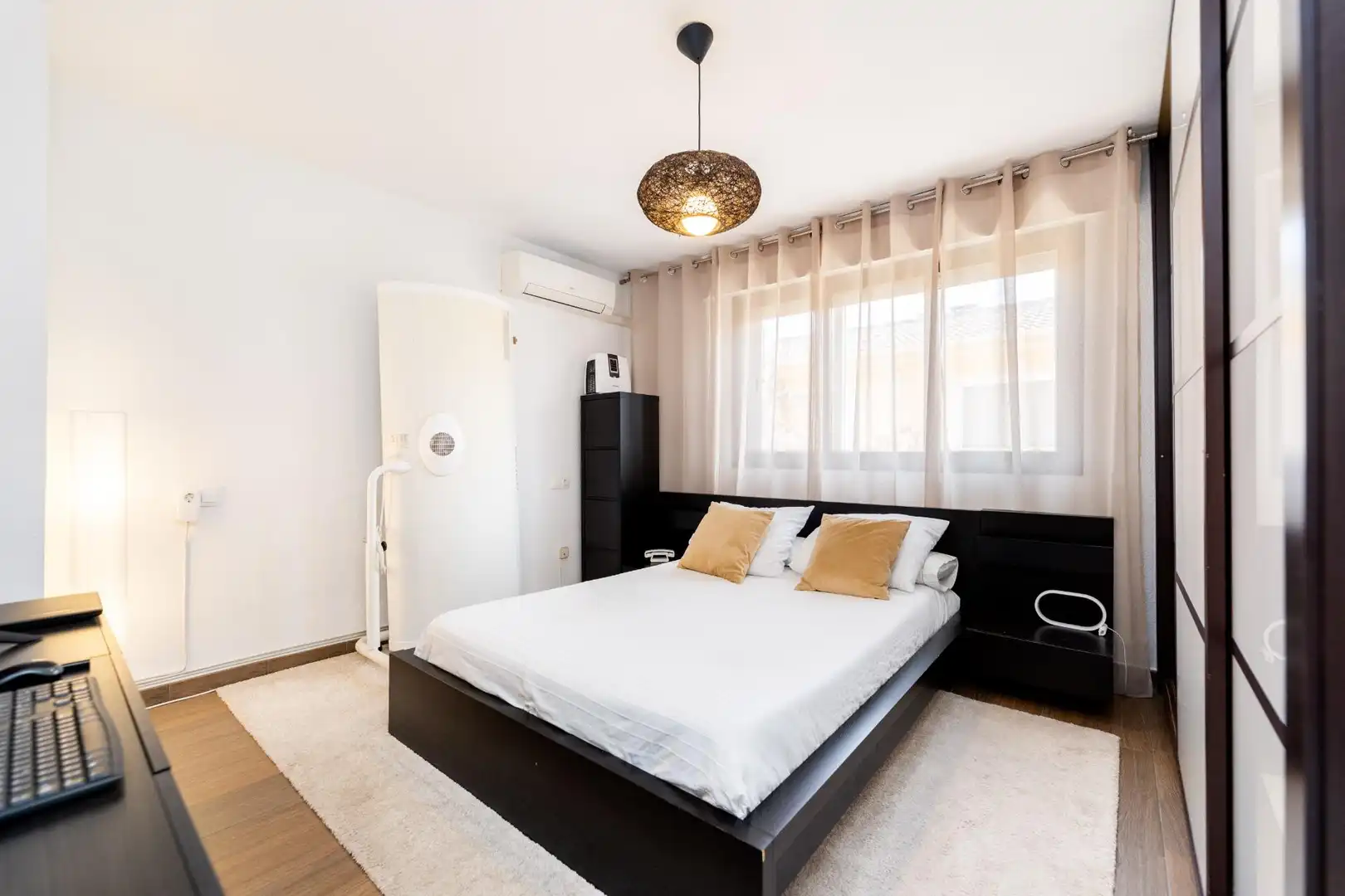 Habitación de Casa adosada en venta en Torrelodones con Aire acondicionado, Calefacción y Terraza