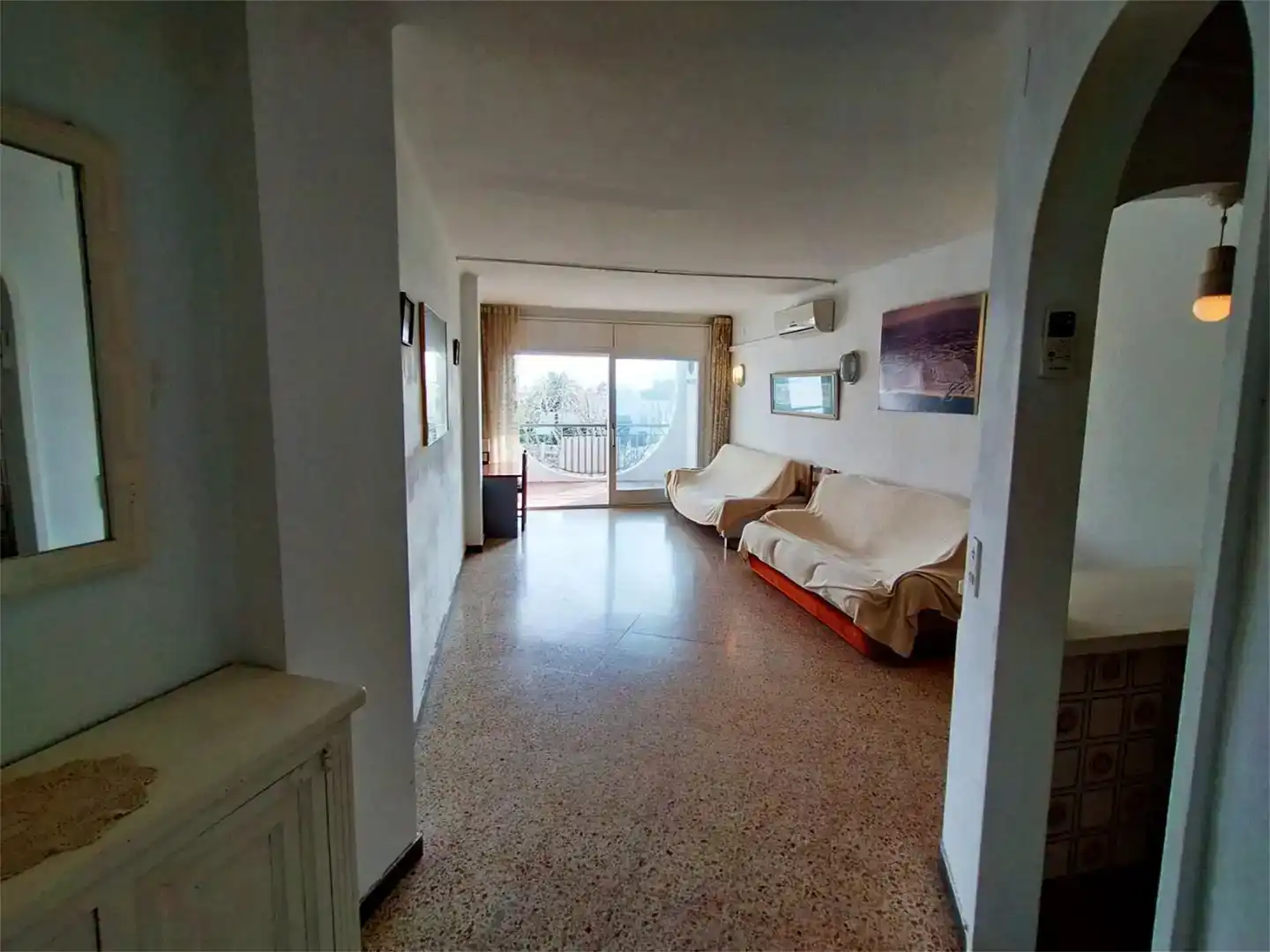 Sala d'estar de Estudi en venda en Empuriabrava amb Aire condicionat