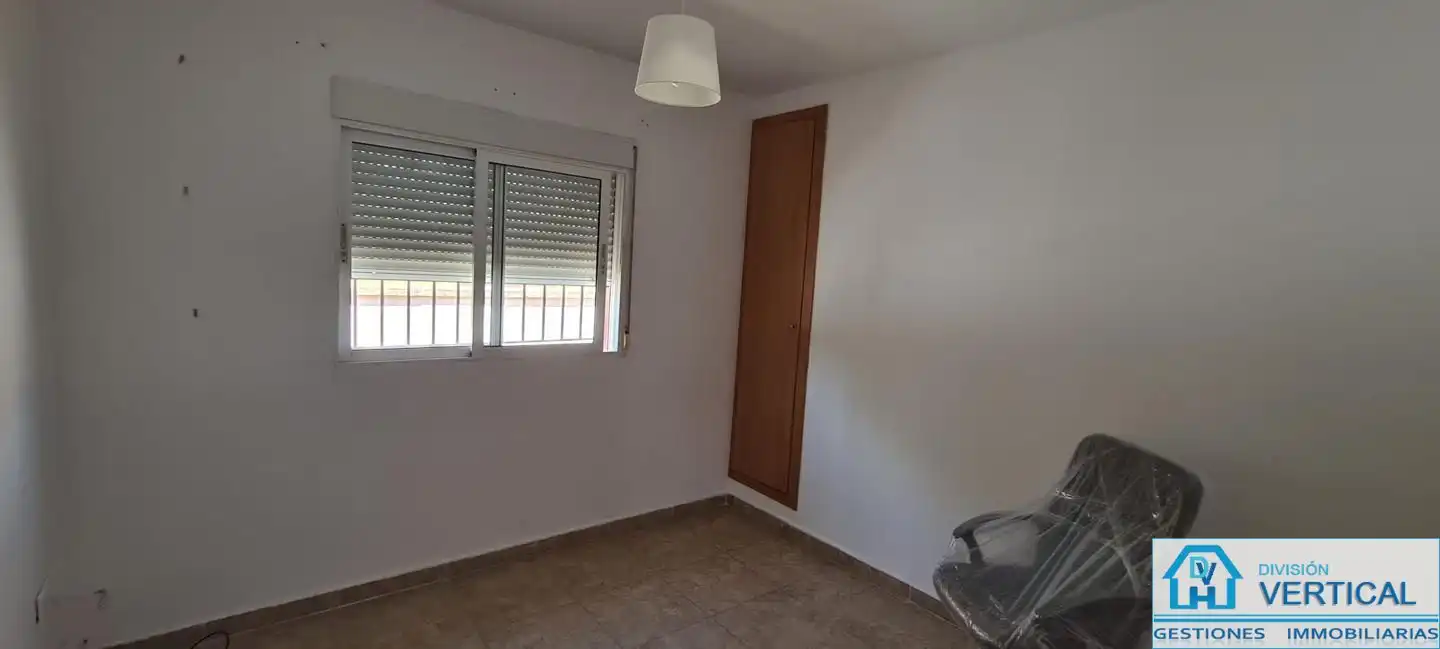 Bedroom of Houses for rent in Riba-roja de Túria  with Air Conditioner, Private garden and Swimming Pool
