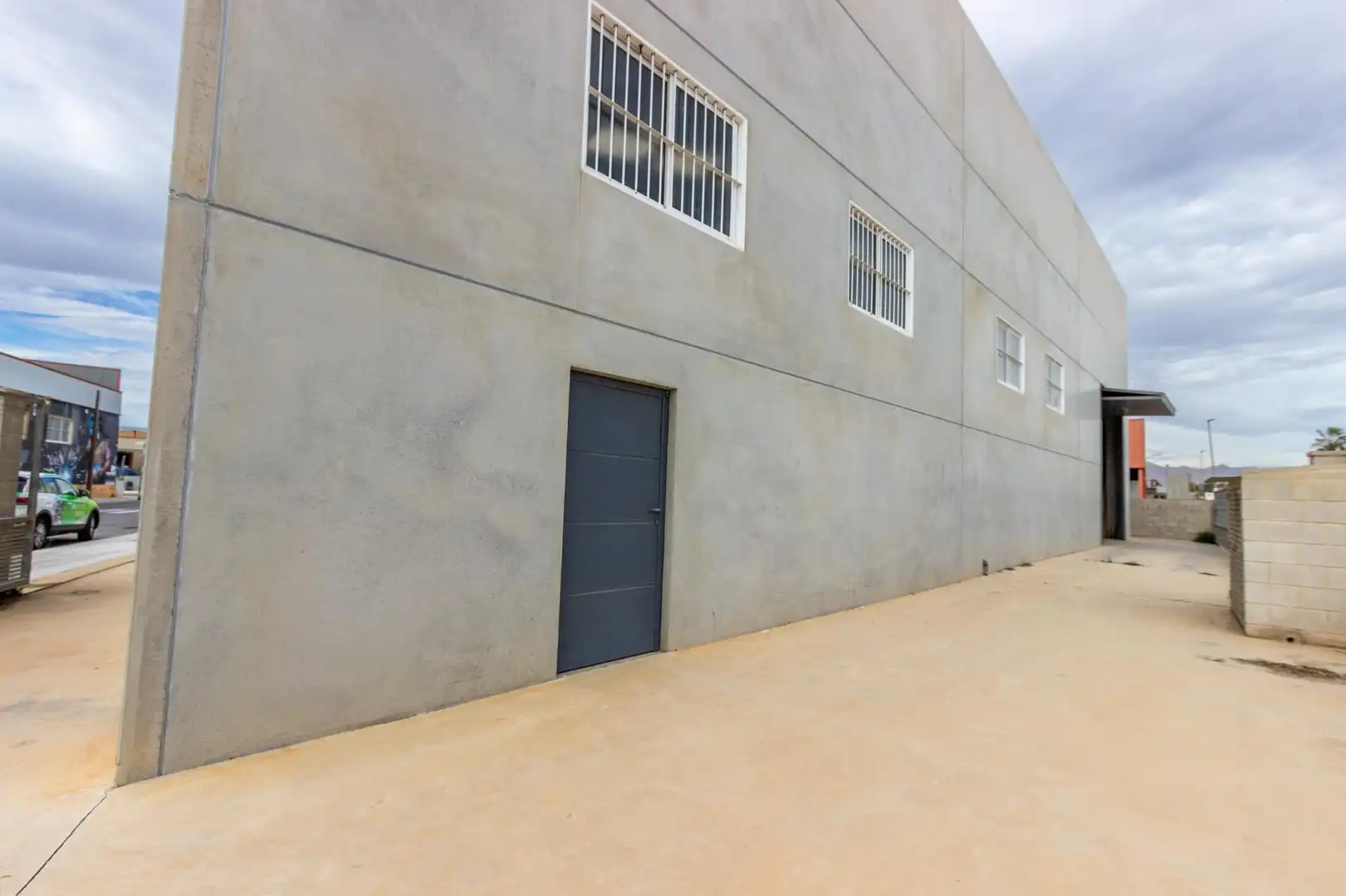 Vista exterior de Nave industrial en venta en Bigastro
