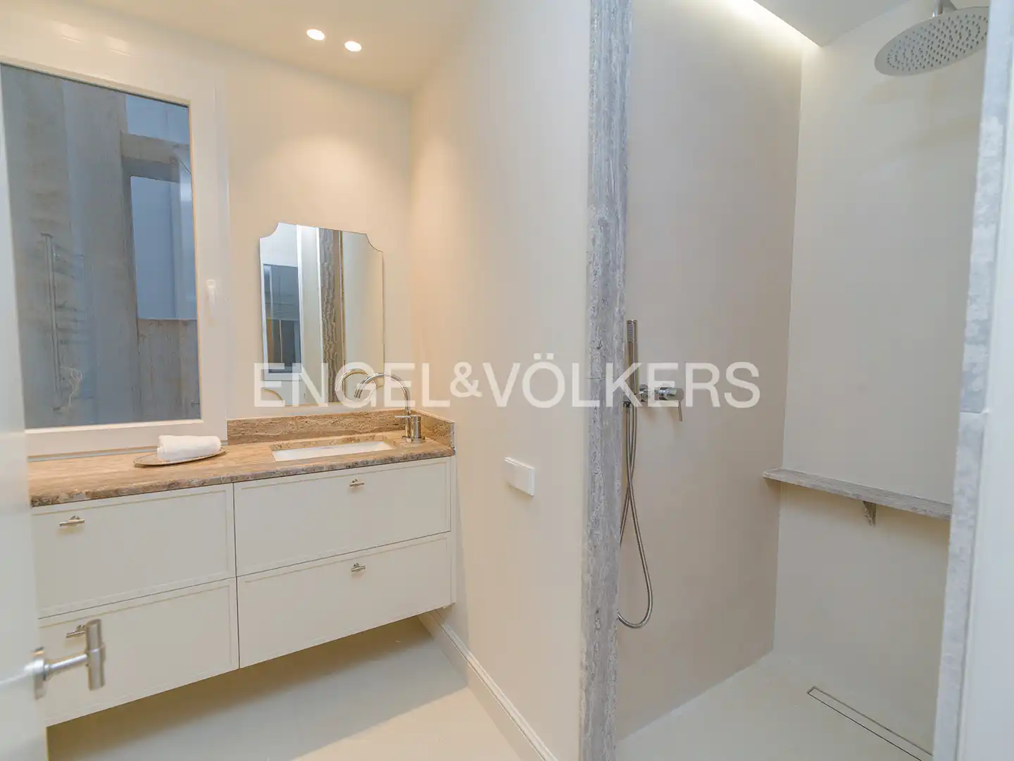 Bathroom of Flat for sale in Alicante / Alacant  with Air Conditioner, Heating and Balcony