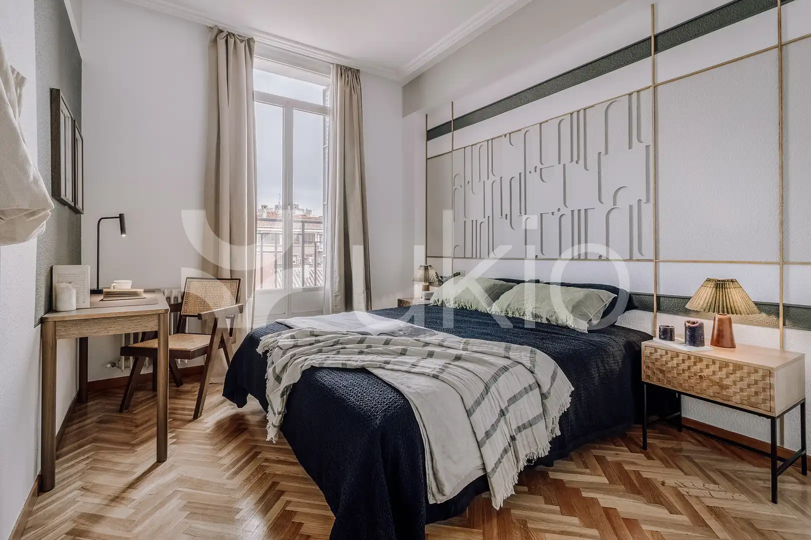 Dormitori de Apartament de lloguer en Madrid amb Aire condicionat, Calefacció i Moblat