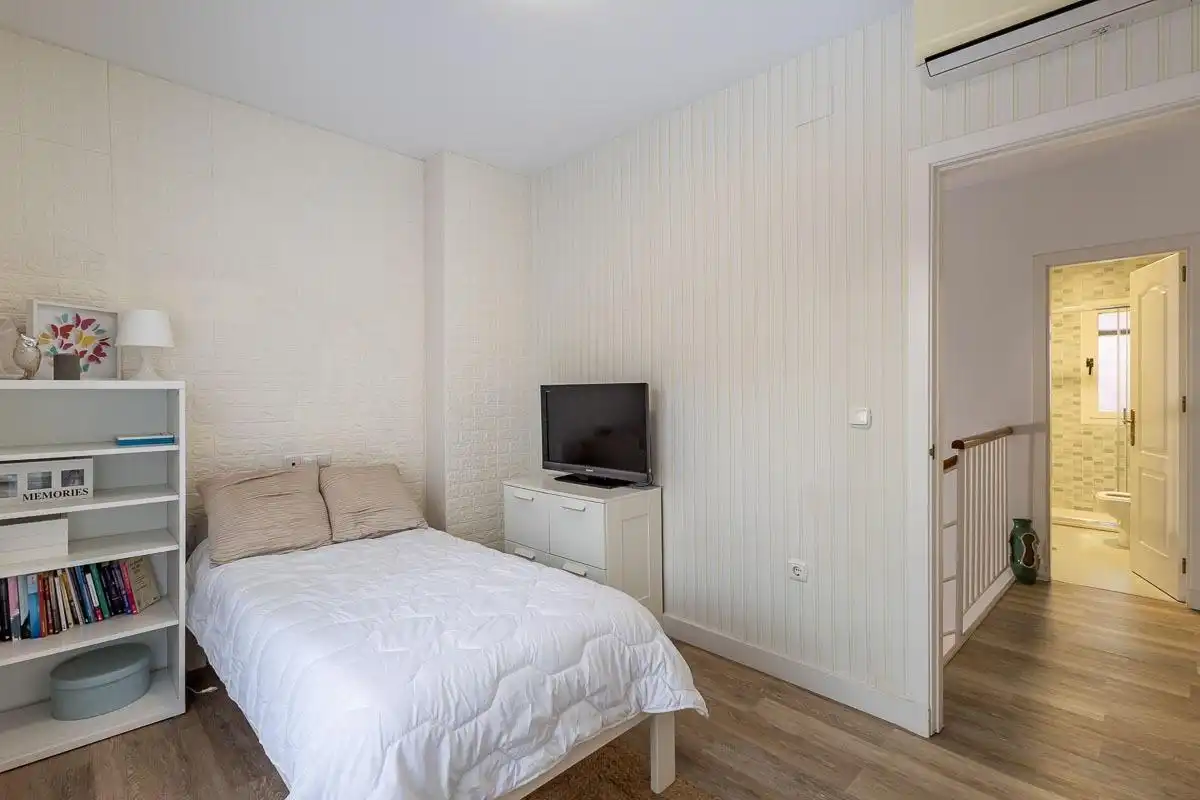Habitación de Casa adosada en venta en Motril con Terraza, Balcón y Piscina comunitaria