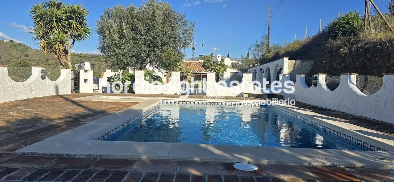 Haus mit Pool zum Verkauf in Viñuela