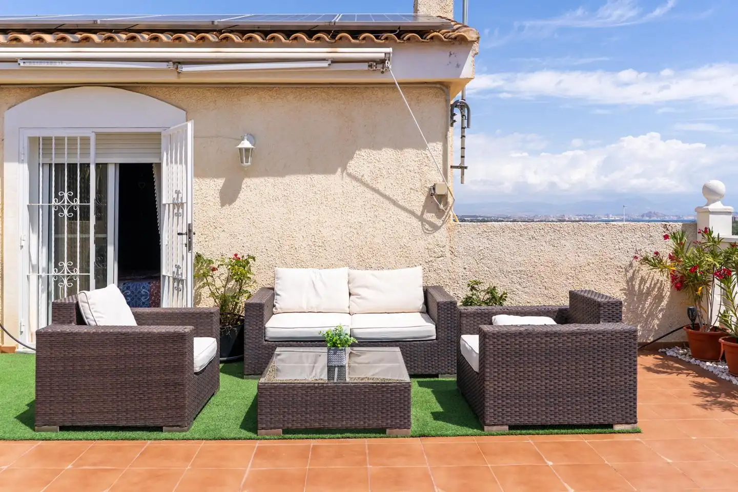 Terrasse von Haus oder Chalet zum Verkauf in Santa Pola mit Klimaanlage, Privatgarten und Terrasse